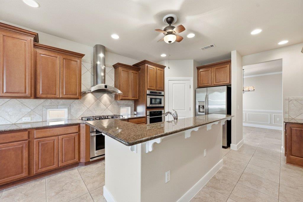 207 Breezeway LN, Georgetown, TX 78633 photo 3