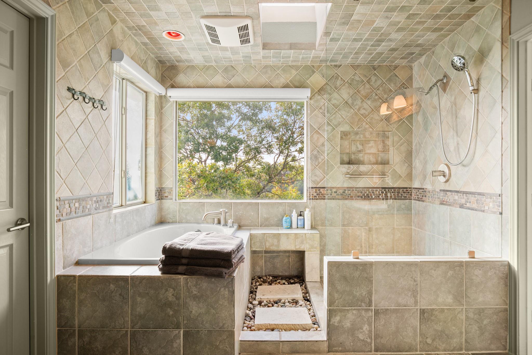 7209 Foxtree CV, Austin, TX 78750 photo 2