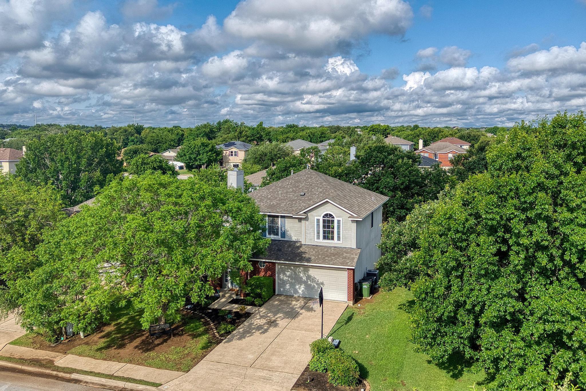 703 Sparkling Brook LN, Leander, TX 78641 photo 5