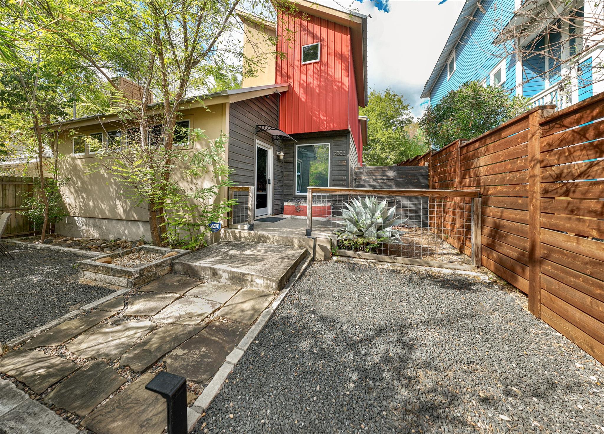 2302 9th ST, Austin, TX 78702 photo 3