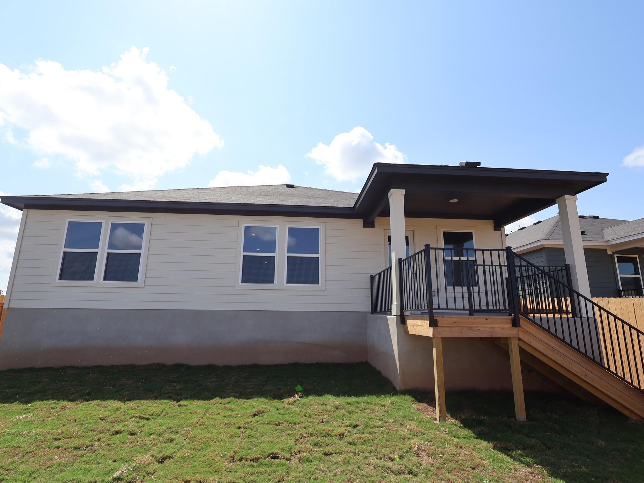 12400 Setting Peak LN, Buda, TX 78610 photo 2