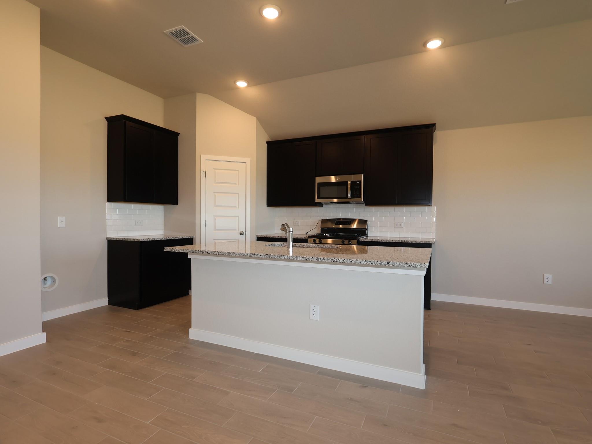 12400 Setting Peak LN, Buda, TX 78610 photo 3