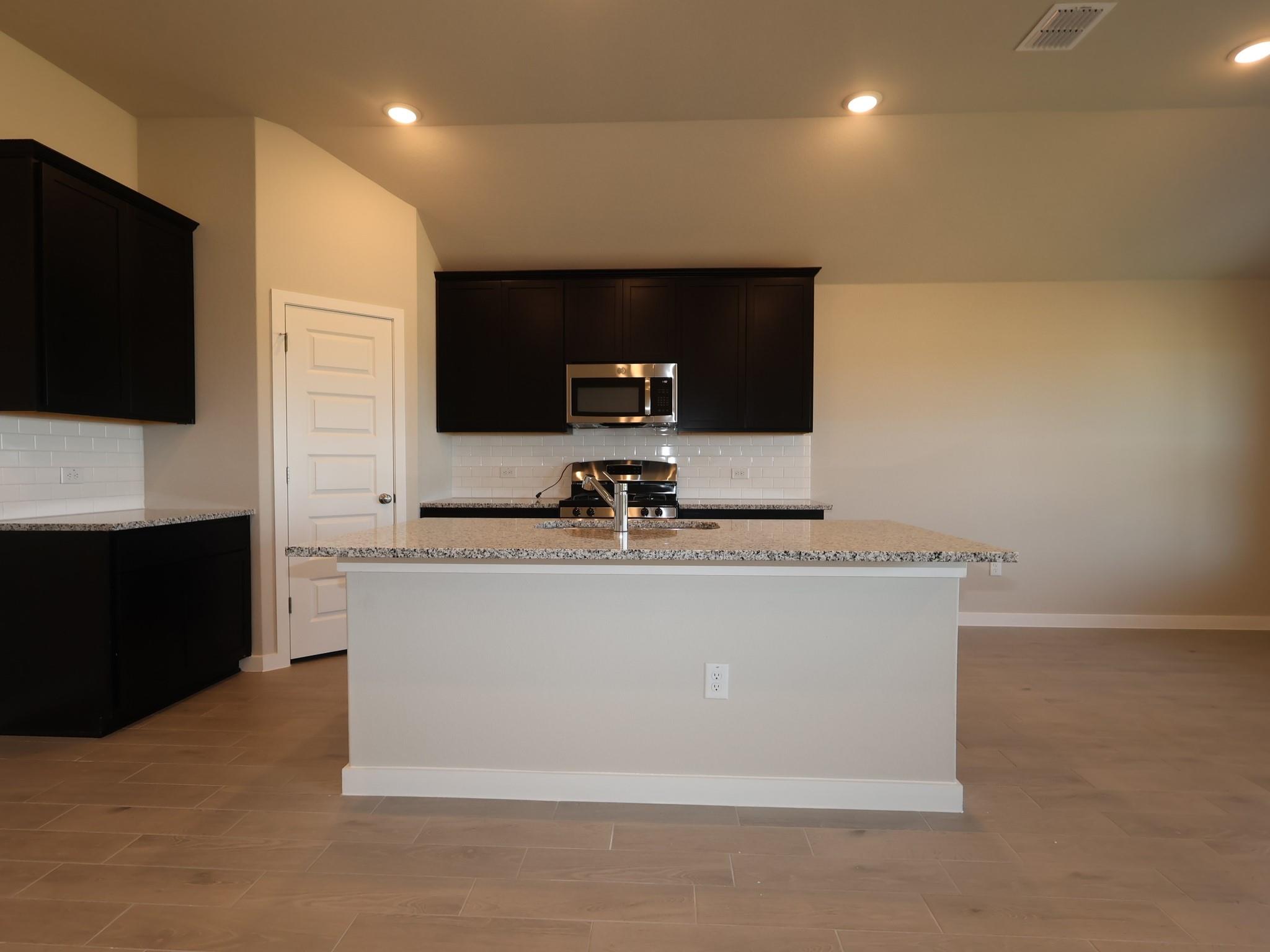 12400 Setting Peak LN, Buda, TX 78610 photo 4