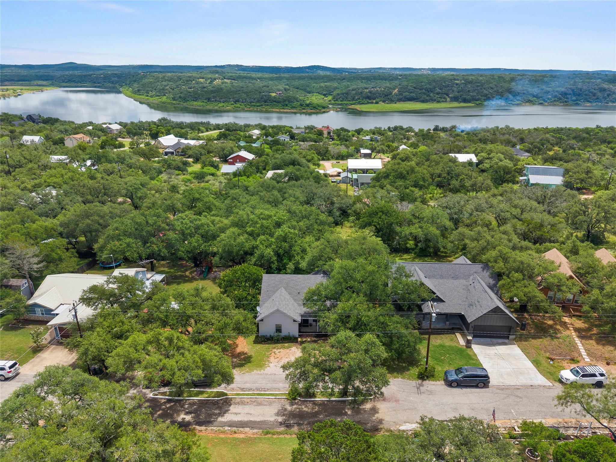 503 Chantilly LN, Spicewood, TX 78669 photo 4