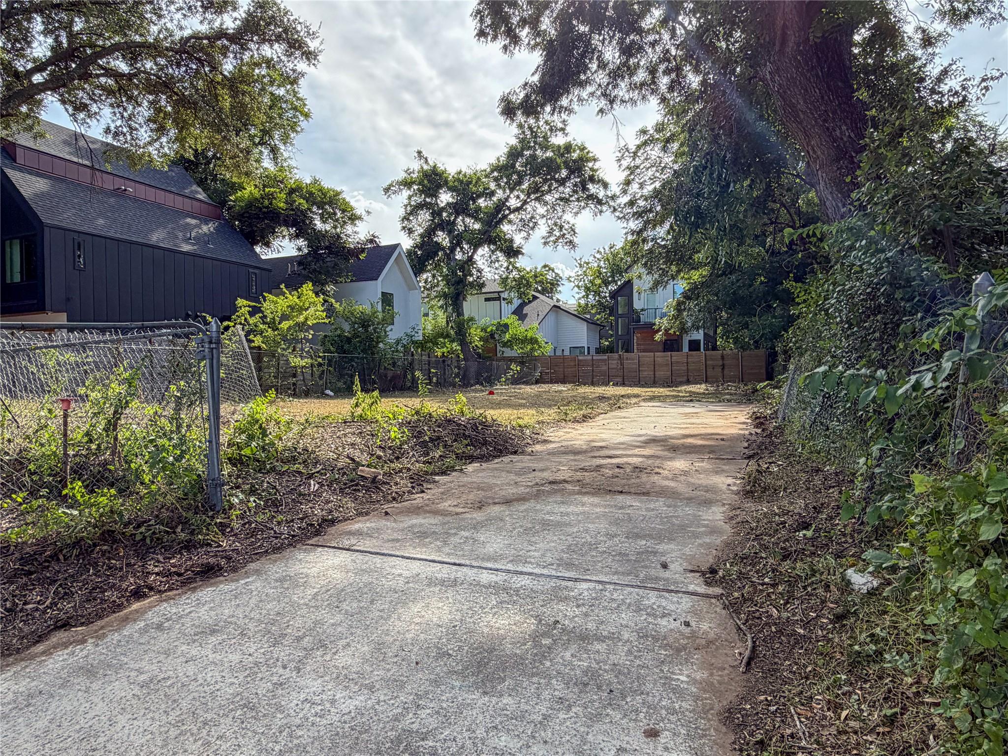 802 Maude ST, Austin, TX 78702 photo 5