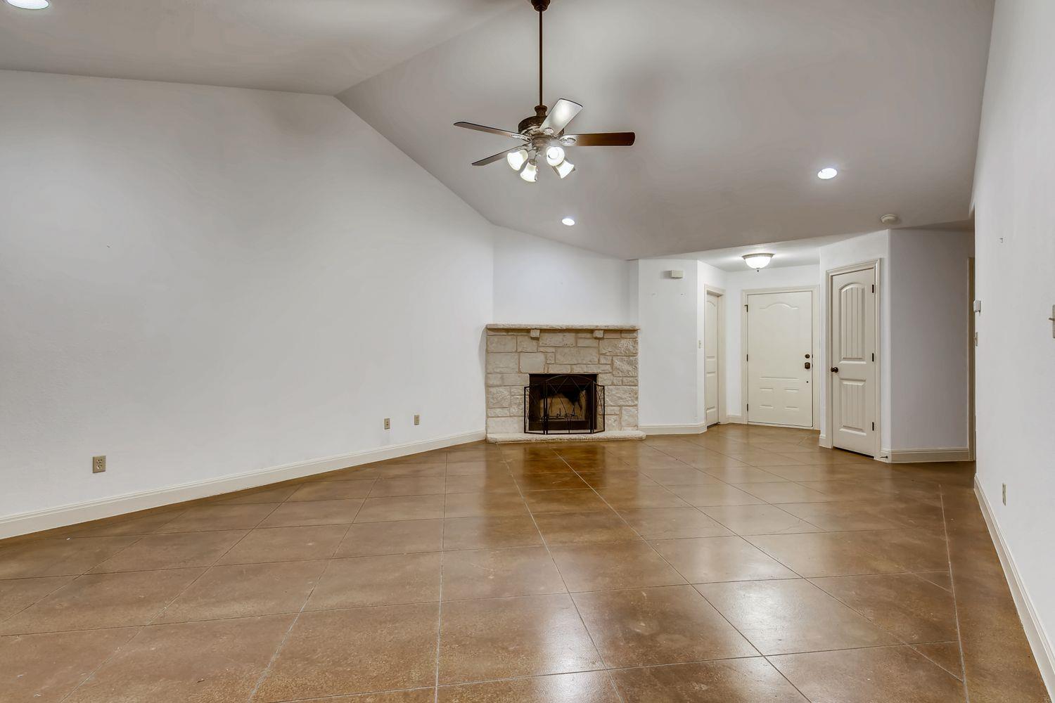 300 Venture BLVD, Point Venture, TX 78645 photo 2