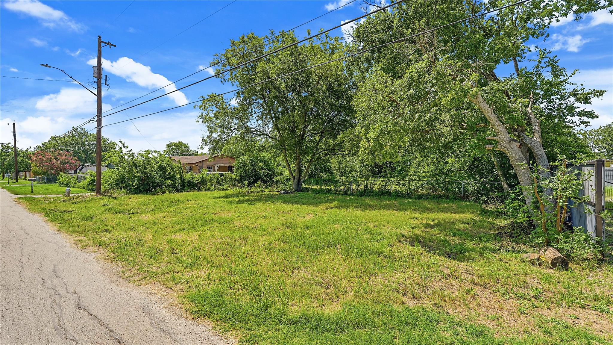 144 Dinn DR, San Antonio, TX 78218 photo 2