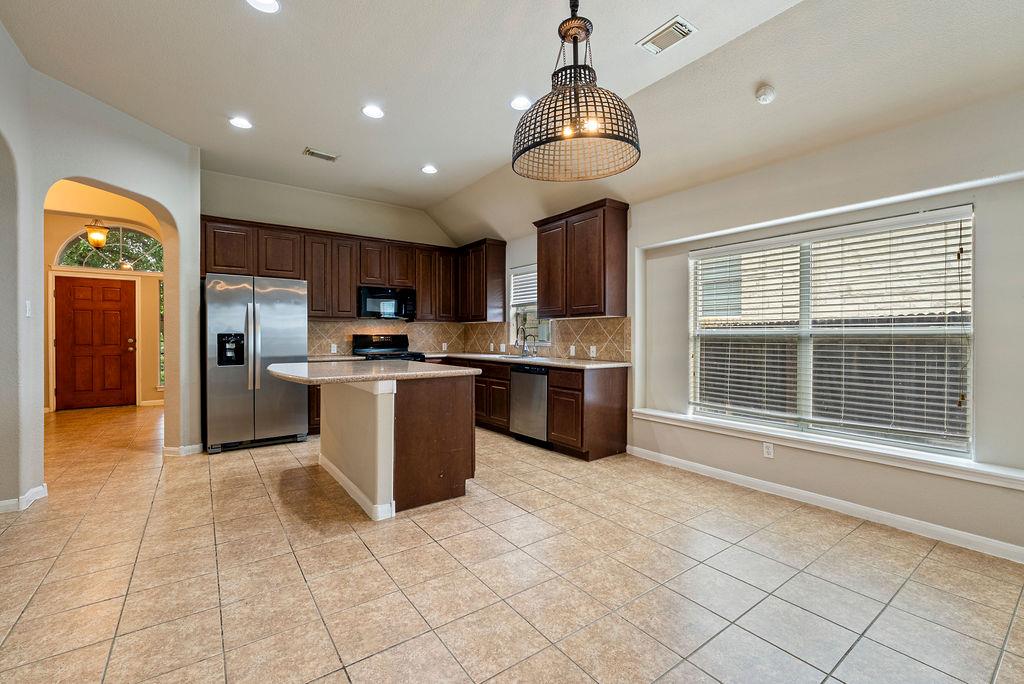 2217 Westfalian TRL, Austin, TX 78732 photo 4