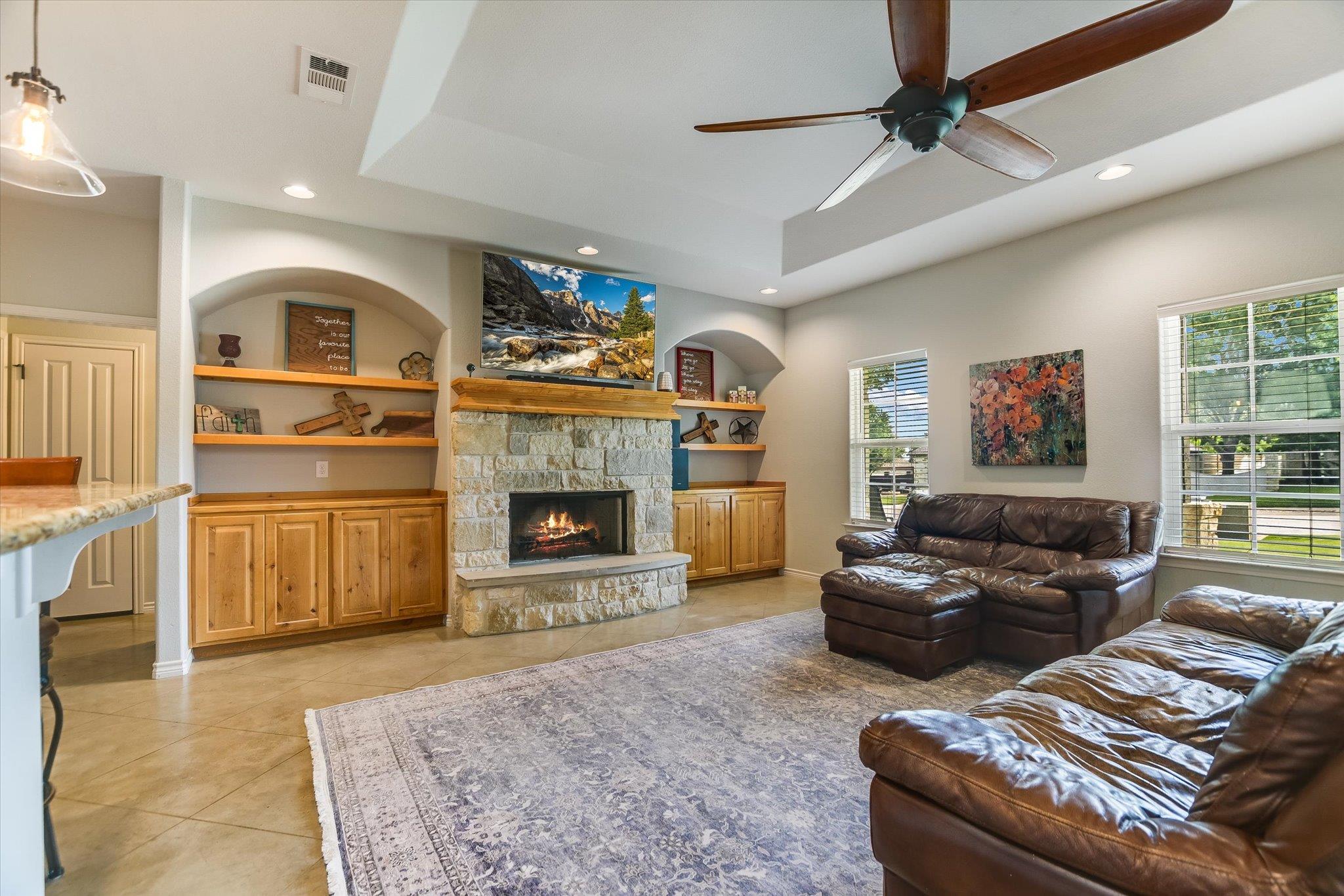 705 Woodland Park DR, Marble Falls, TX 78654 photo 2