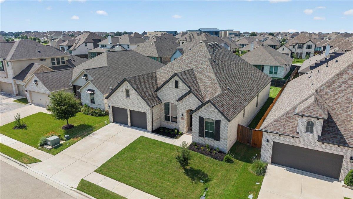 128 Lockhart DR, Liberty Hill, TX 78642 photo 5