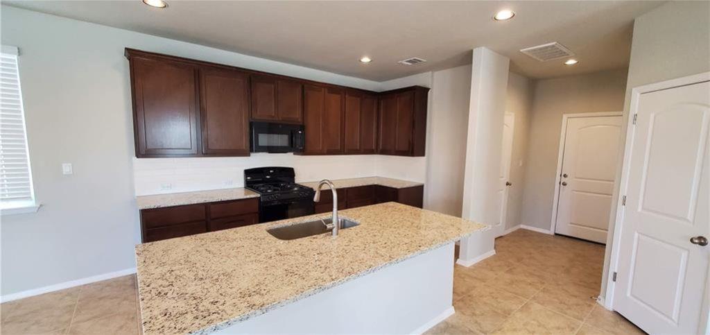 163 Heather Glen WAY, Maxwell, TX 78656 photo 4