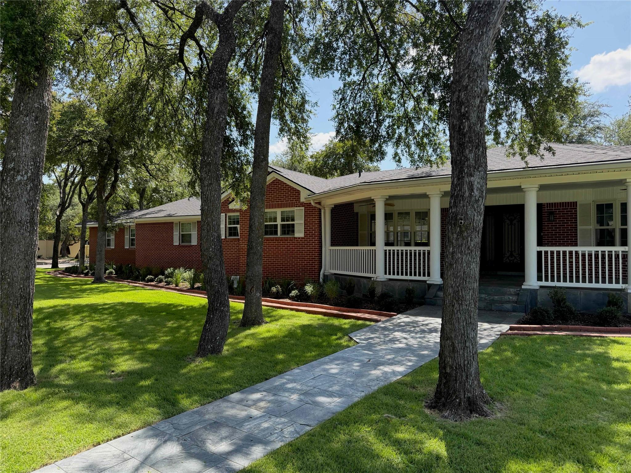 11906 Arch Hill DR, Austin, TX 78750 photo 2
