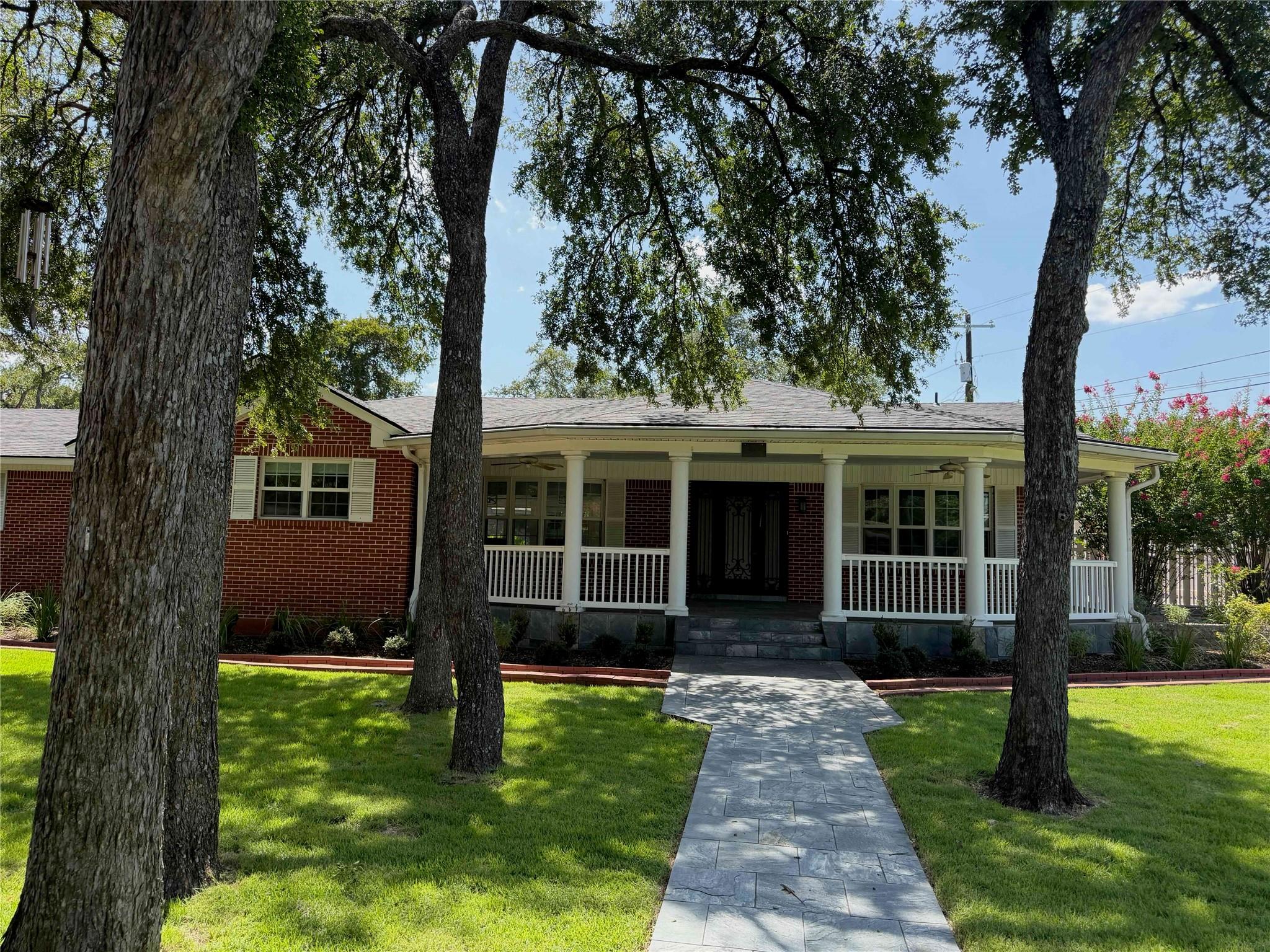 11906 Arch Hill DR, Austin, TX 78750 photo 4