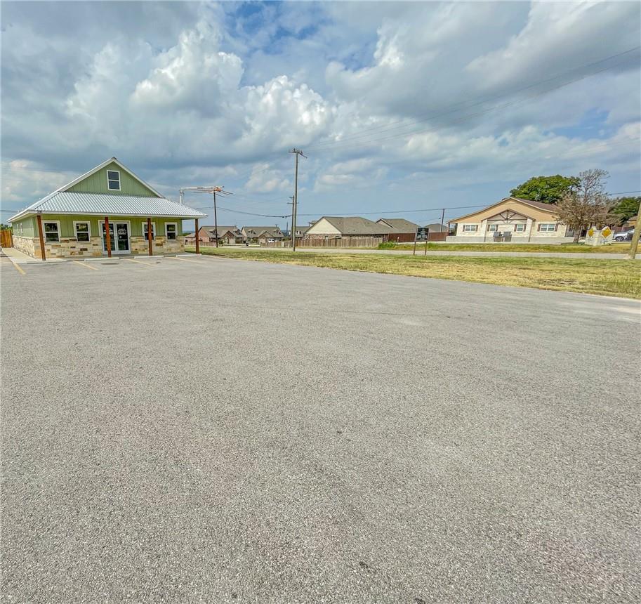 191 Town Center BLVD, Jarrell, TX 76537 photo 5