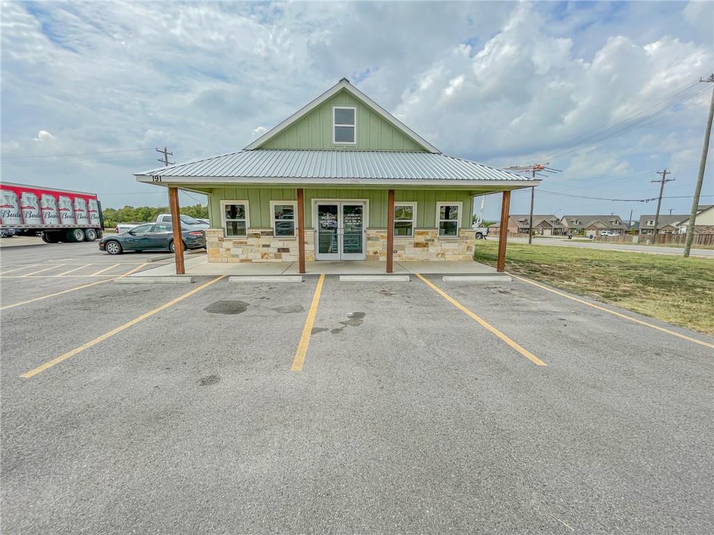 191 Town Center BLVD, Jarrell, TX 76537 photo 4
