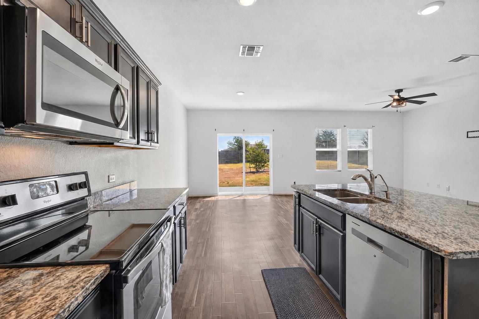 13513 Robert Wagner BND, Manor, TX 78653 photo 4