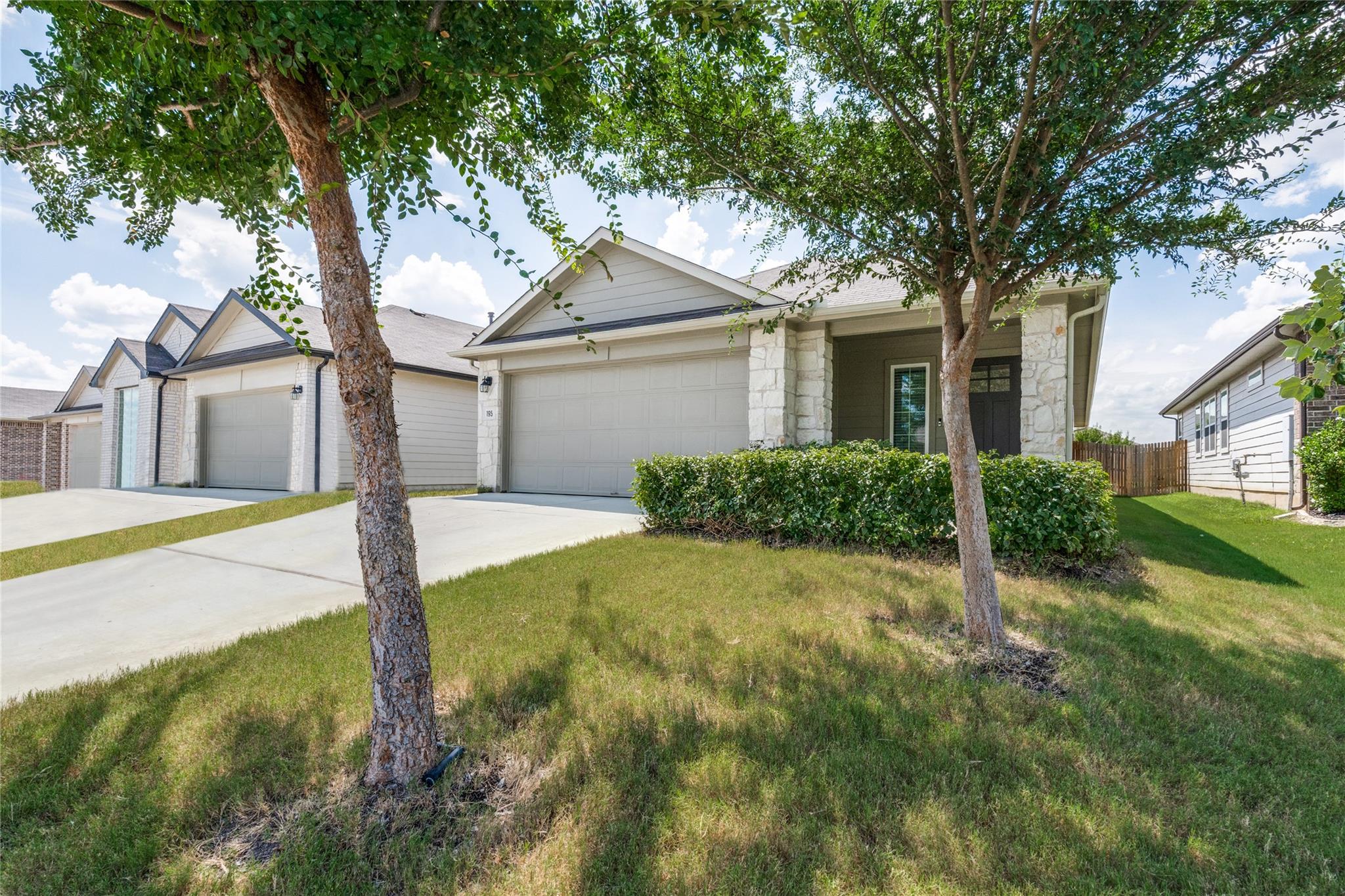 195 Coralbean DR, Kyle, TX 78640 photo 2