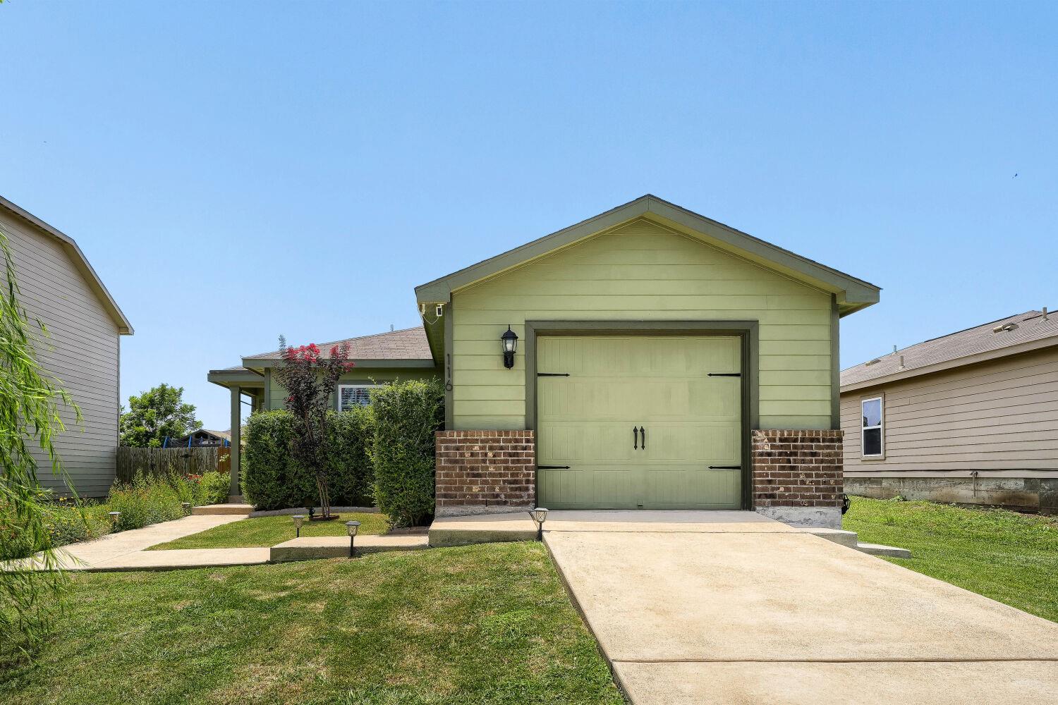 116 Millers LOOP, Jarrell, TX 76537 photo 4
