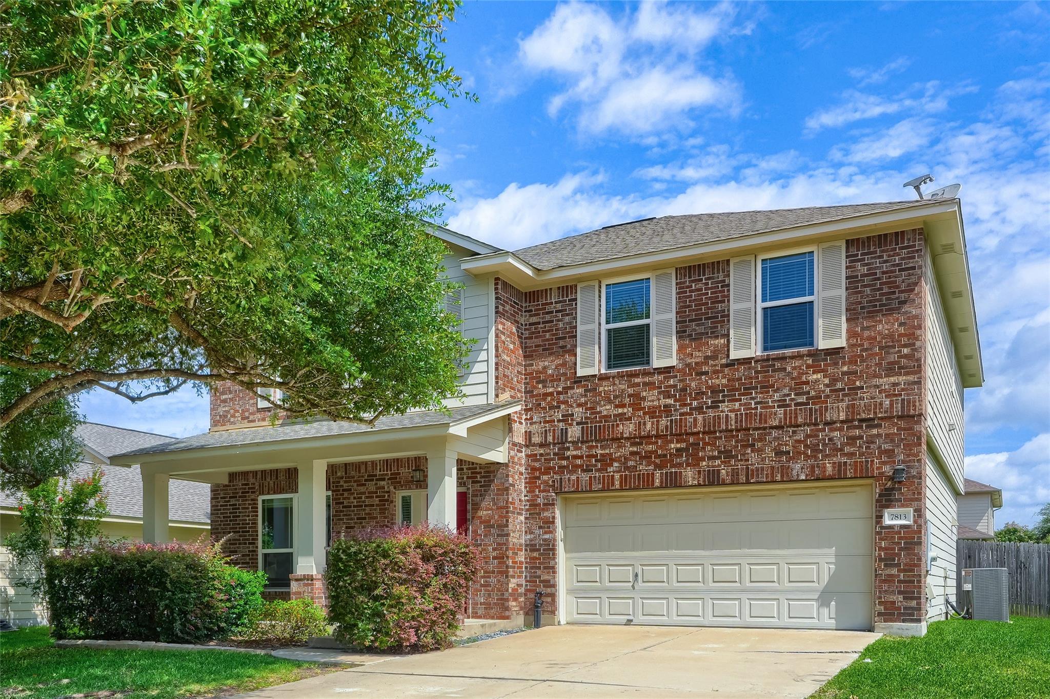 7813 Squirrel Hollow DR, Georgetown, TX 78628 photo 2
