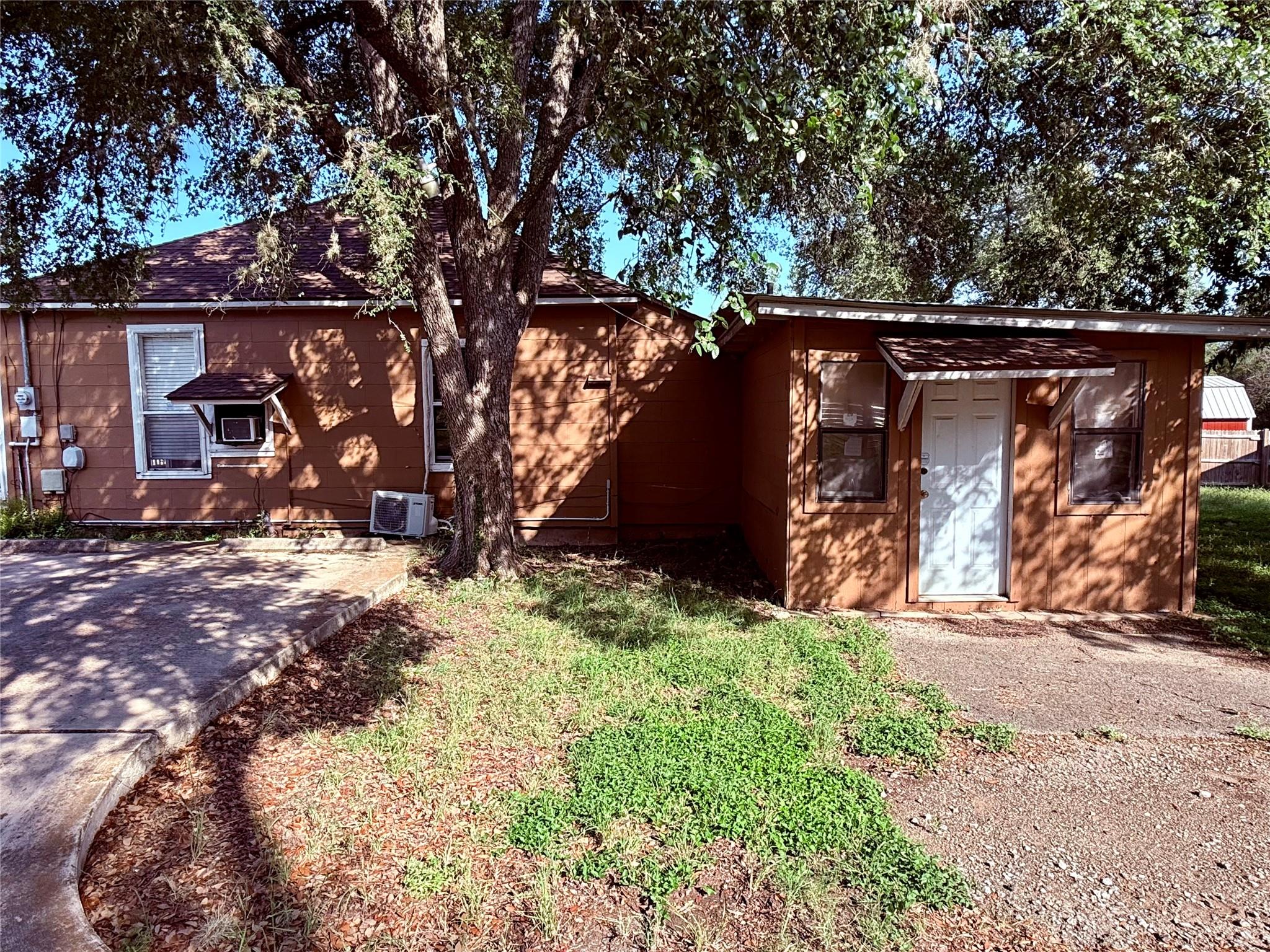 711 Bishop ST, San Marcos, TX 78666 photo 5