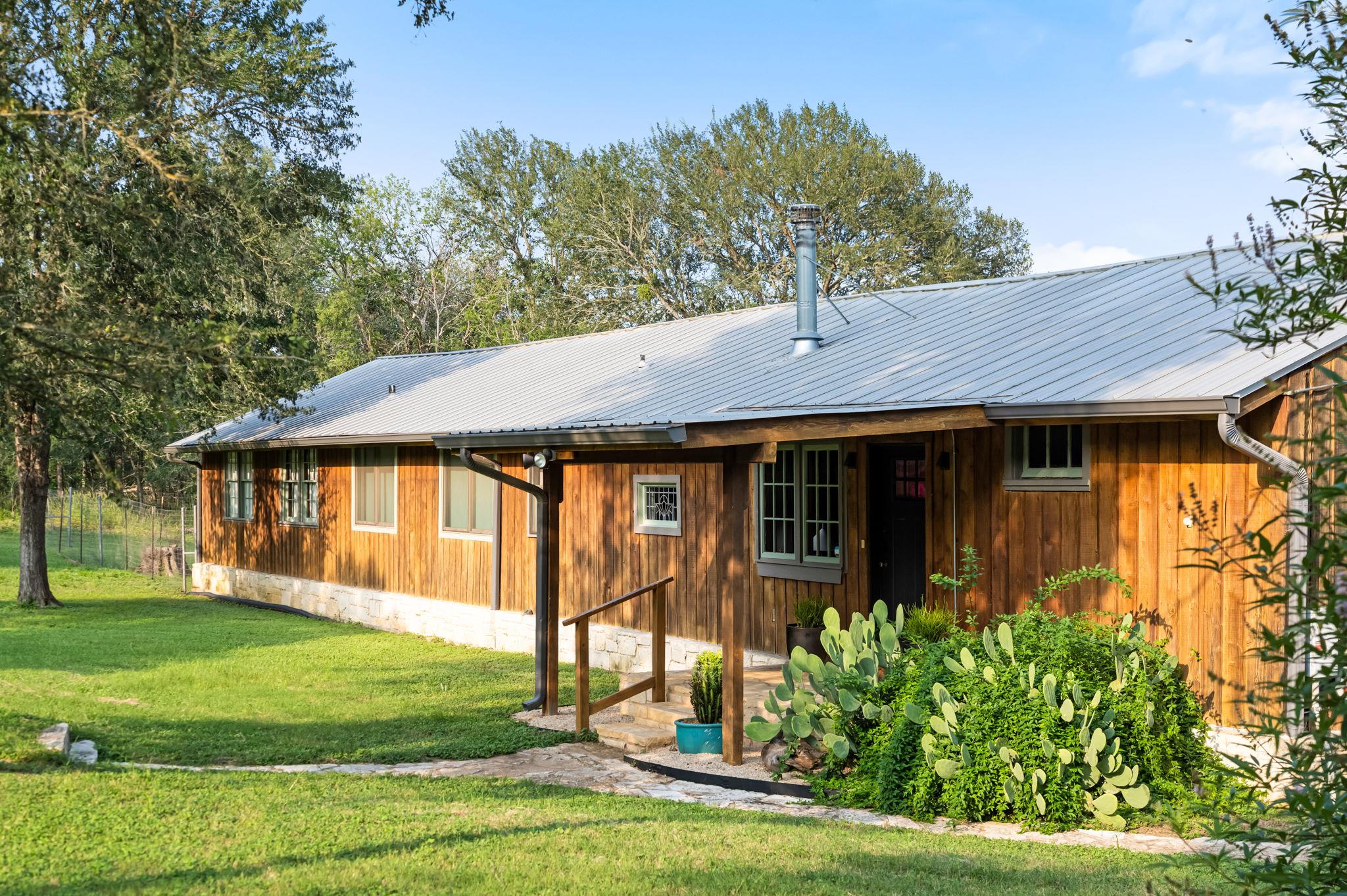 317 Walnut Creek RD, Bastrop, TX 78602 photo 2