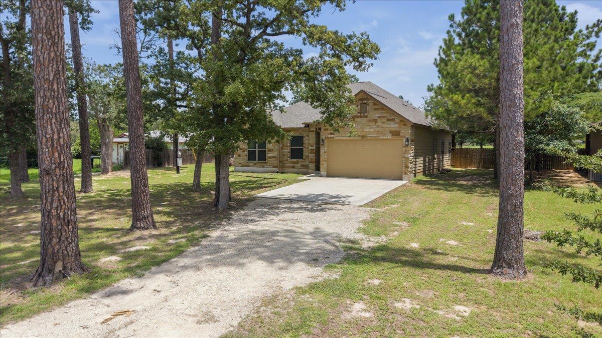 145 Cardinal LOOP, Paige, TX 78659 photo 4