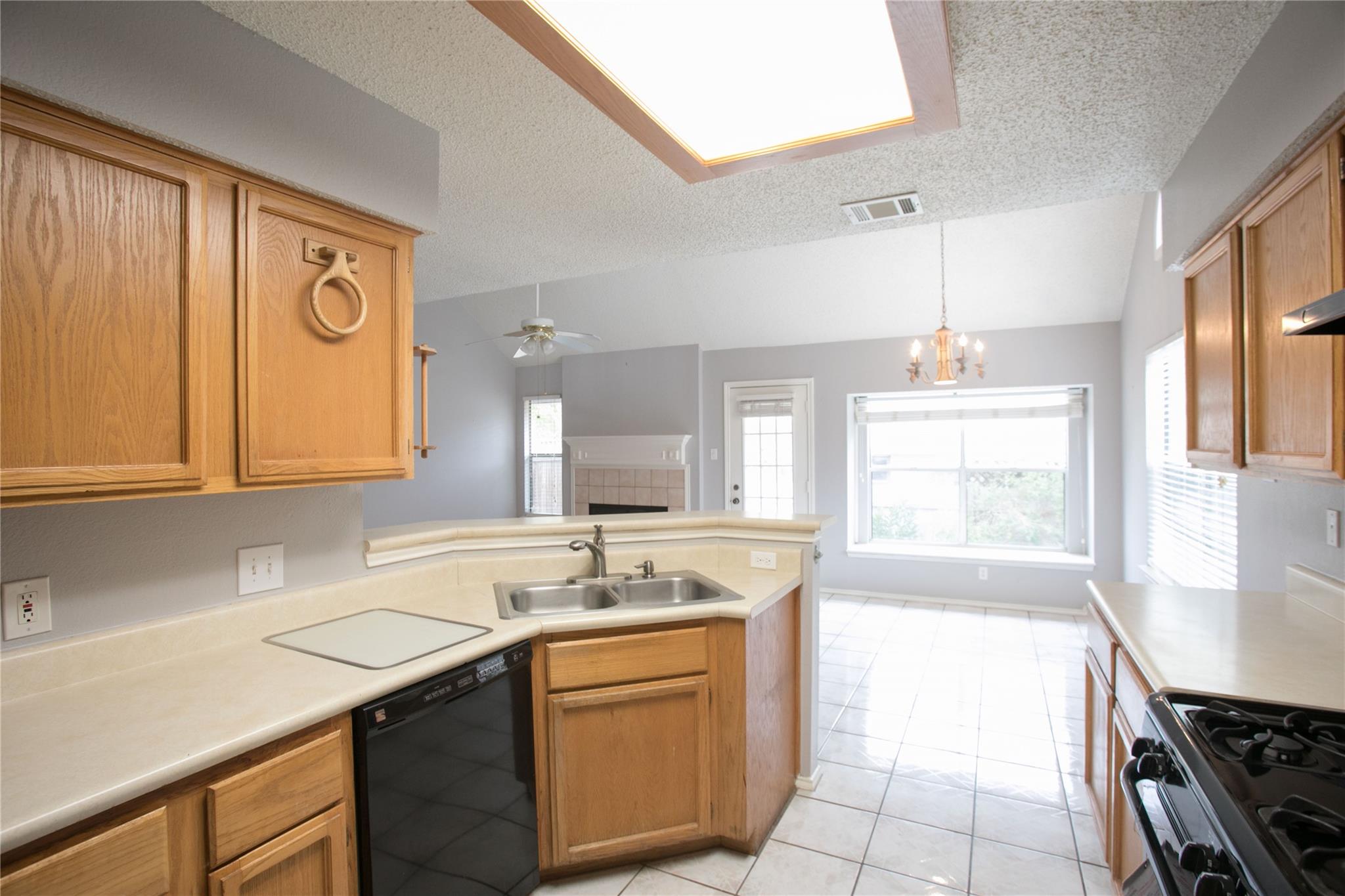 10639 Carovilli DR, Austin, TX 78748 photo 4