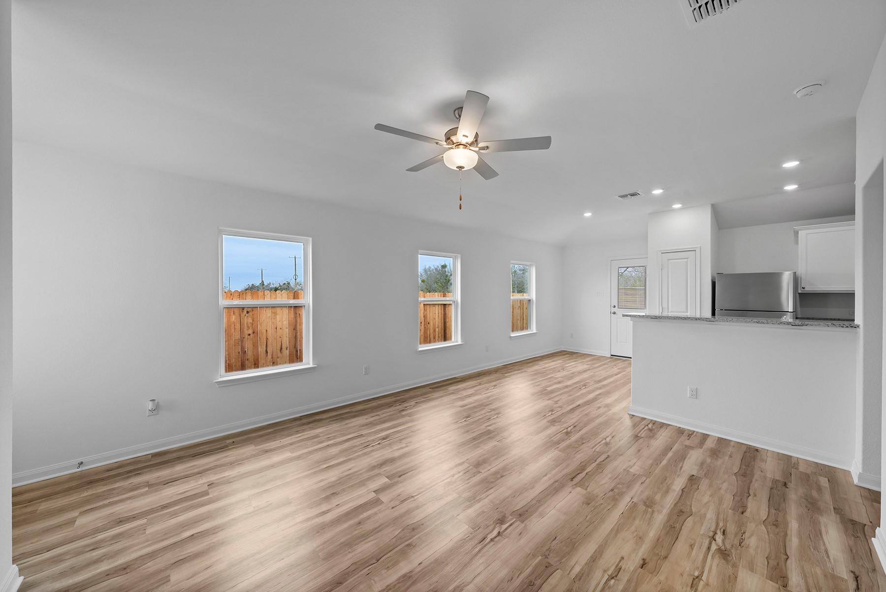 14621 Wahlbergs WAY, Elgin, TX 78621 photo 2