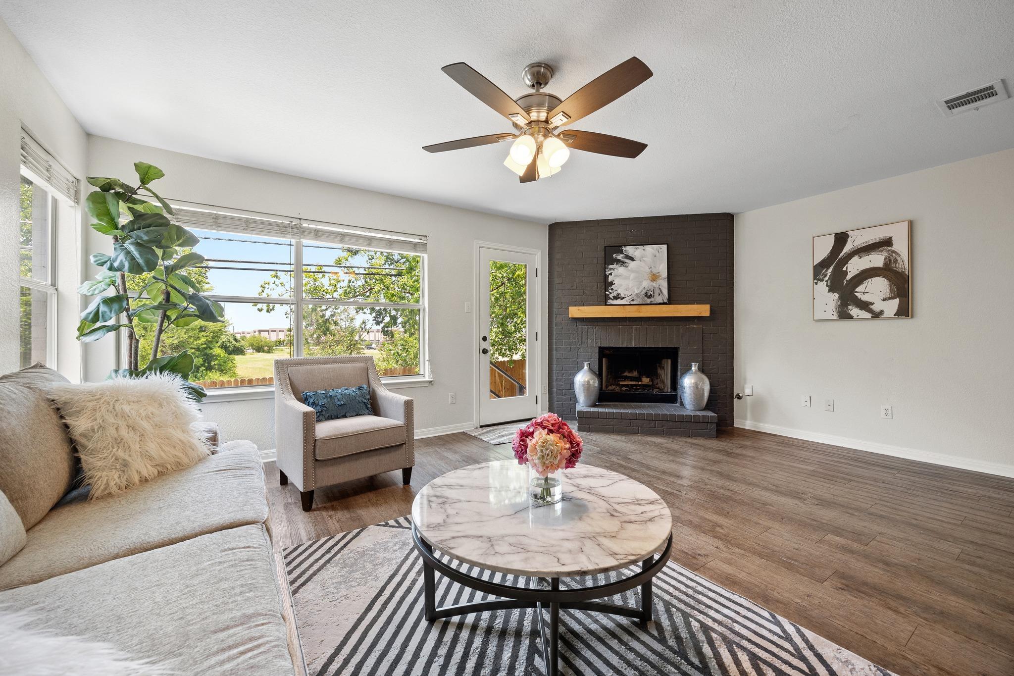 2327 Wright CIR, Round Rock, TX 78664 photo 3