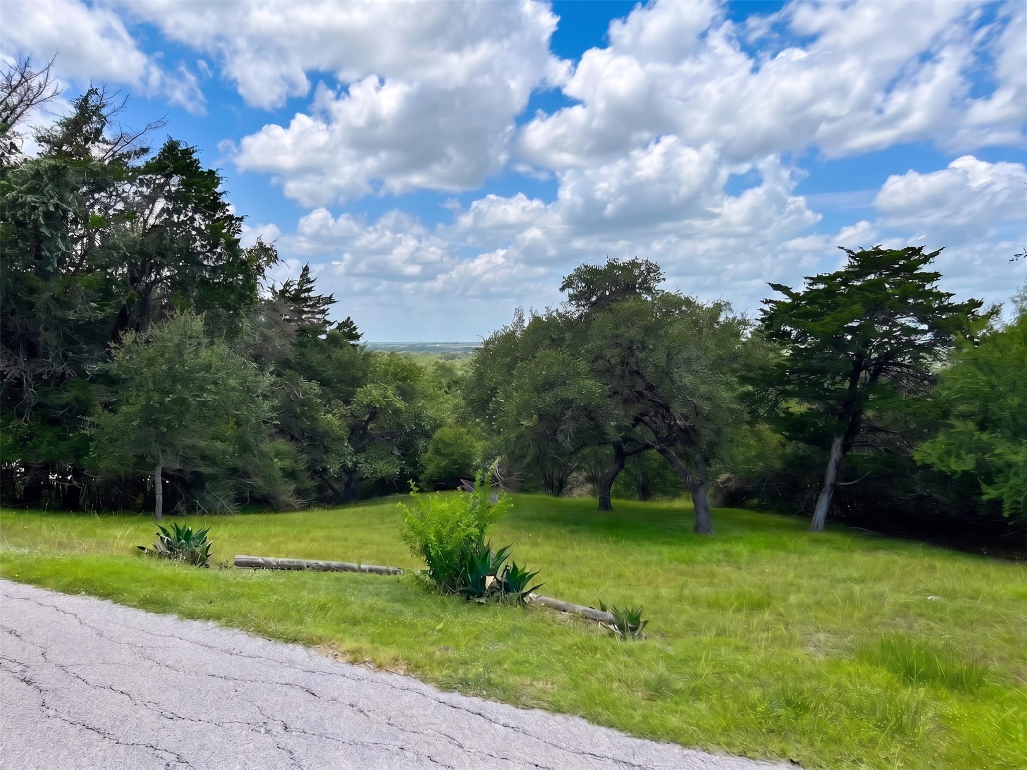 404 Valley View DR, La Grange, TX 78945 photo 2