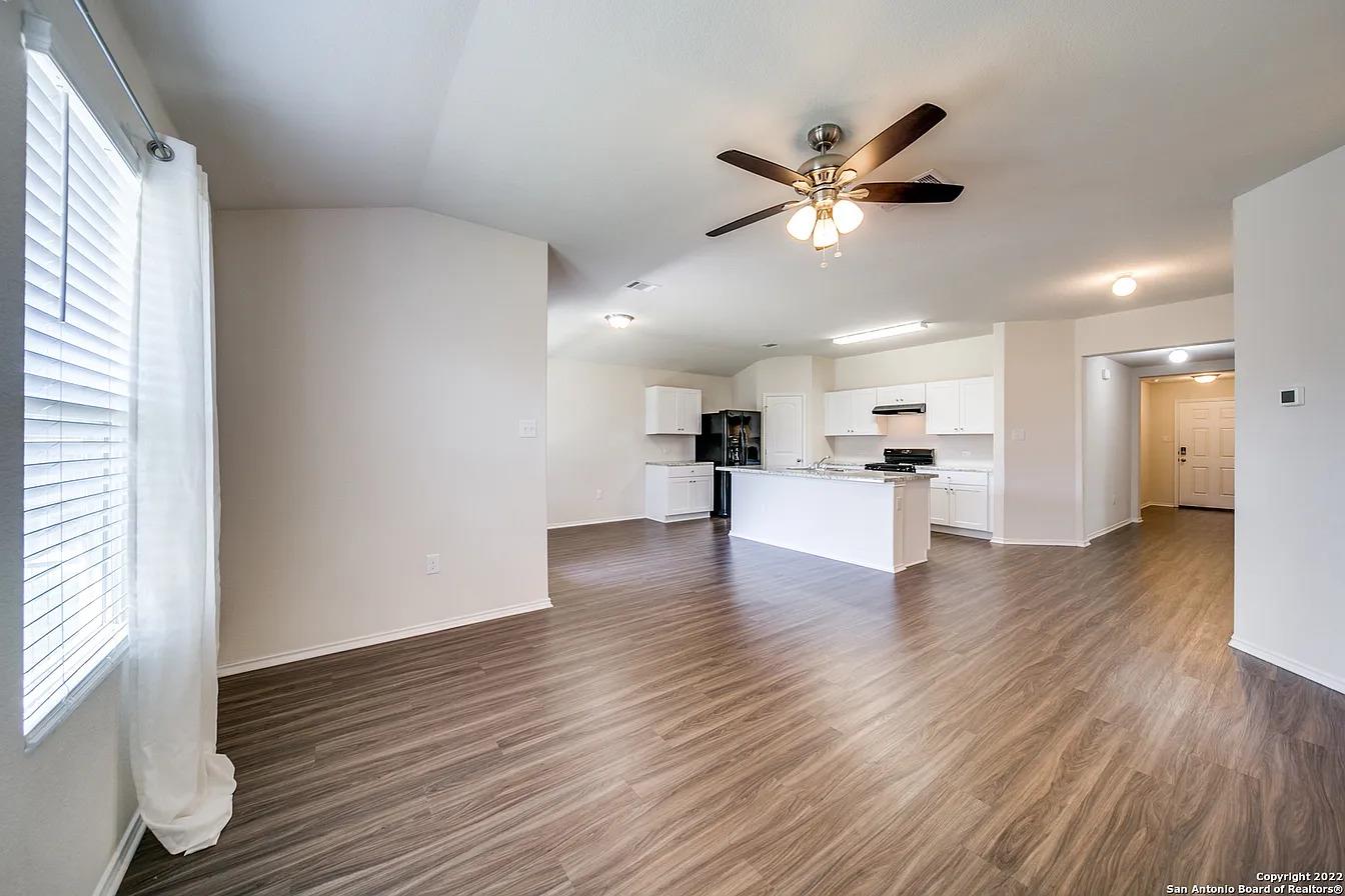 509 Moonvine WAY, New Braunfels, TX 78130 photo 2