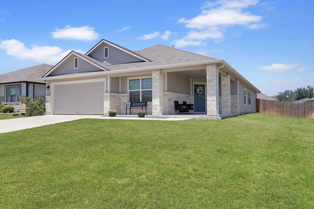 121 Bunting LN, Bertram, TX 78605 photo 2