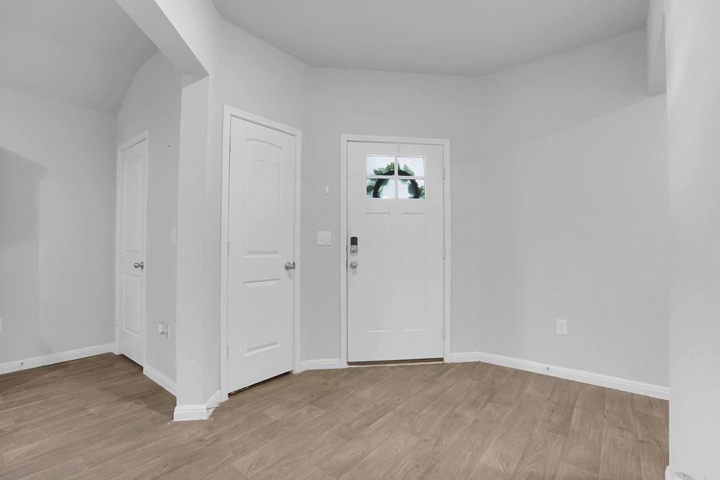 121 Bunting LN, Bertram, TX 78605 photo 4