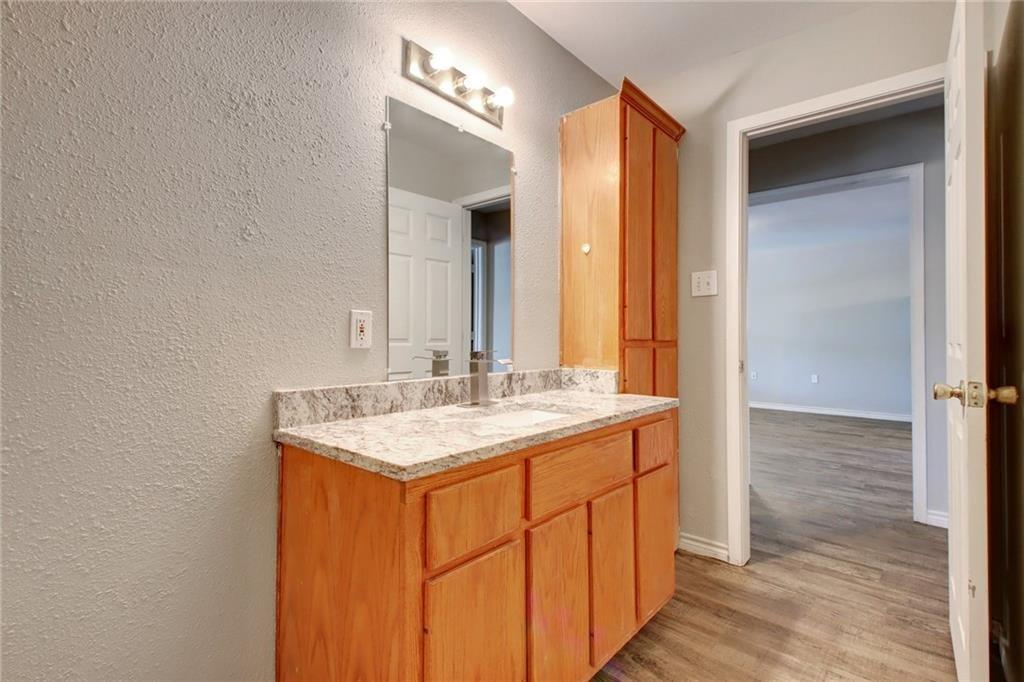 200 Hall DR #B, Elgin, TX 78621 photo 5