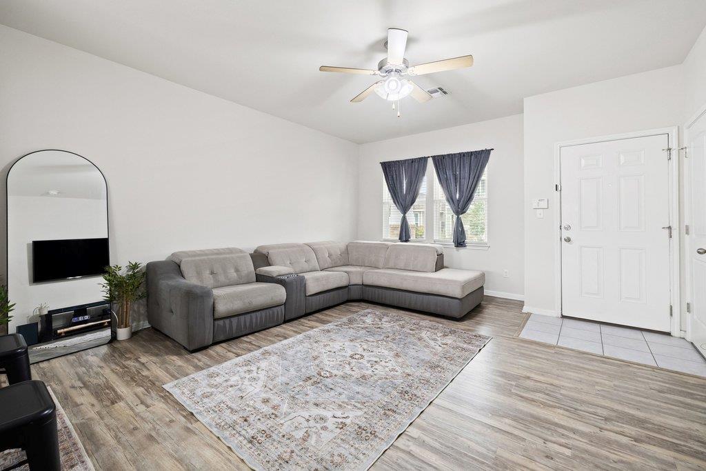 1058 Sand Post PL, San Marcos, TX 78666 photo 5