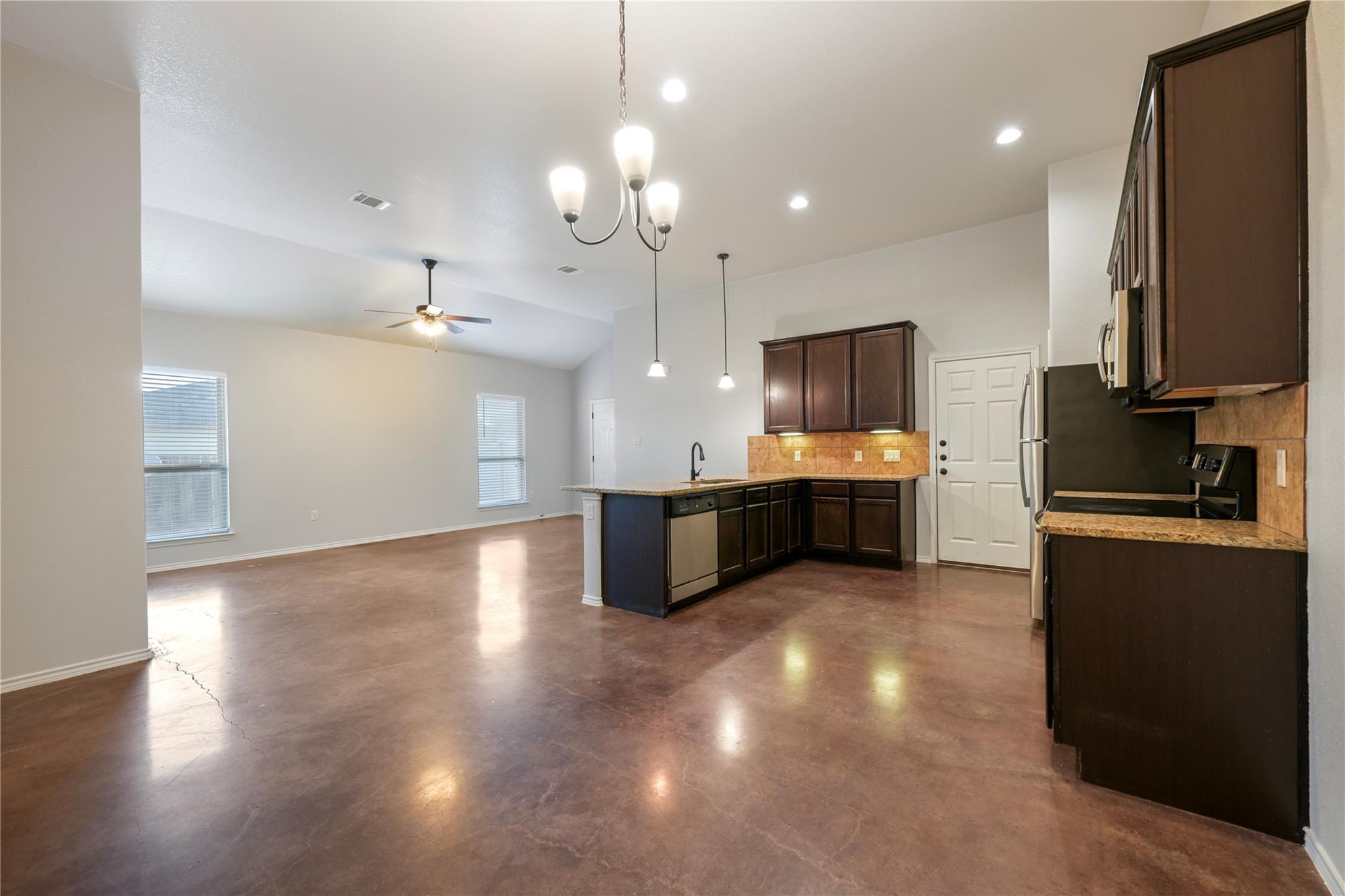 265 Joanne LOOP #B, Buda, TX 78610 photo 2