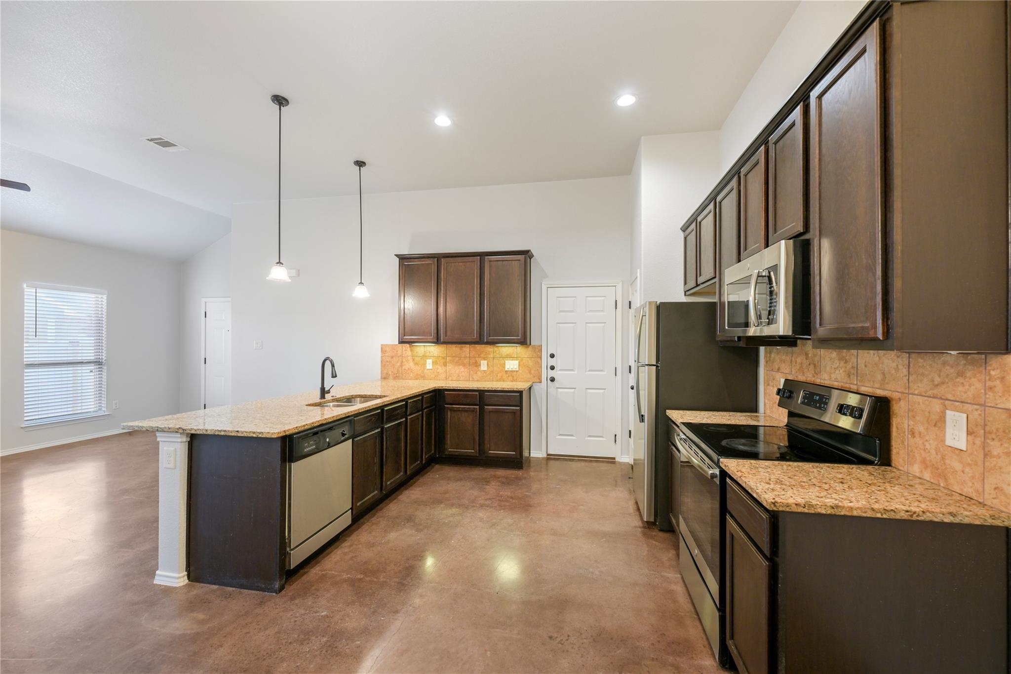 265 Joanne LOOP #B, Buda, TX 78610 photo 5