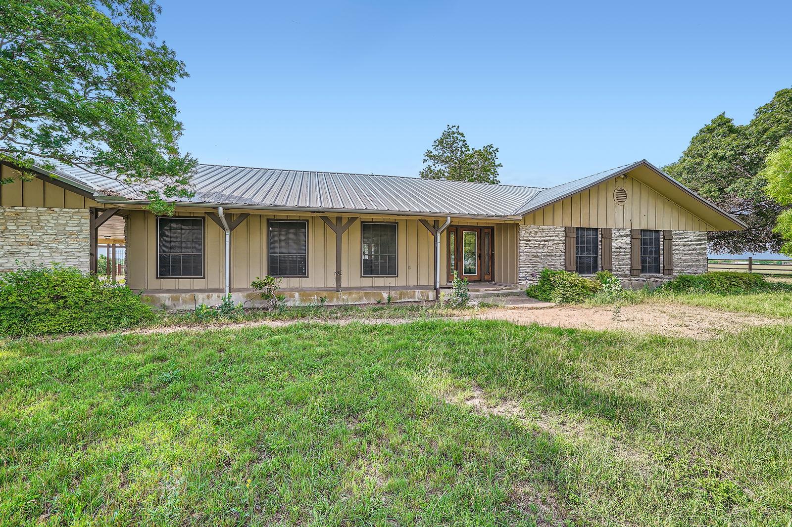1850 County Road 105, Hutto, TX 78634 photo 3