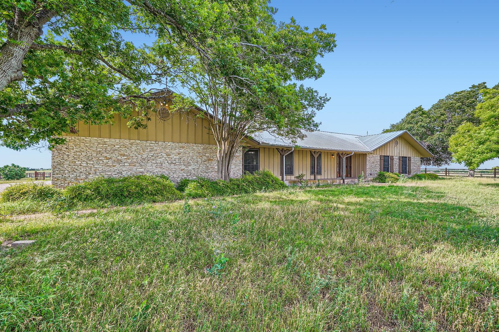 1850 County Road 105, Hutto, TX 78634 photo 5