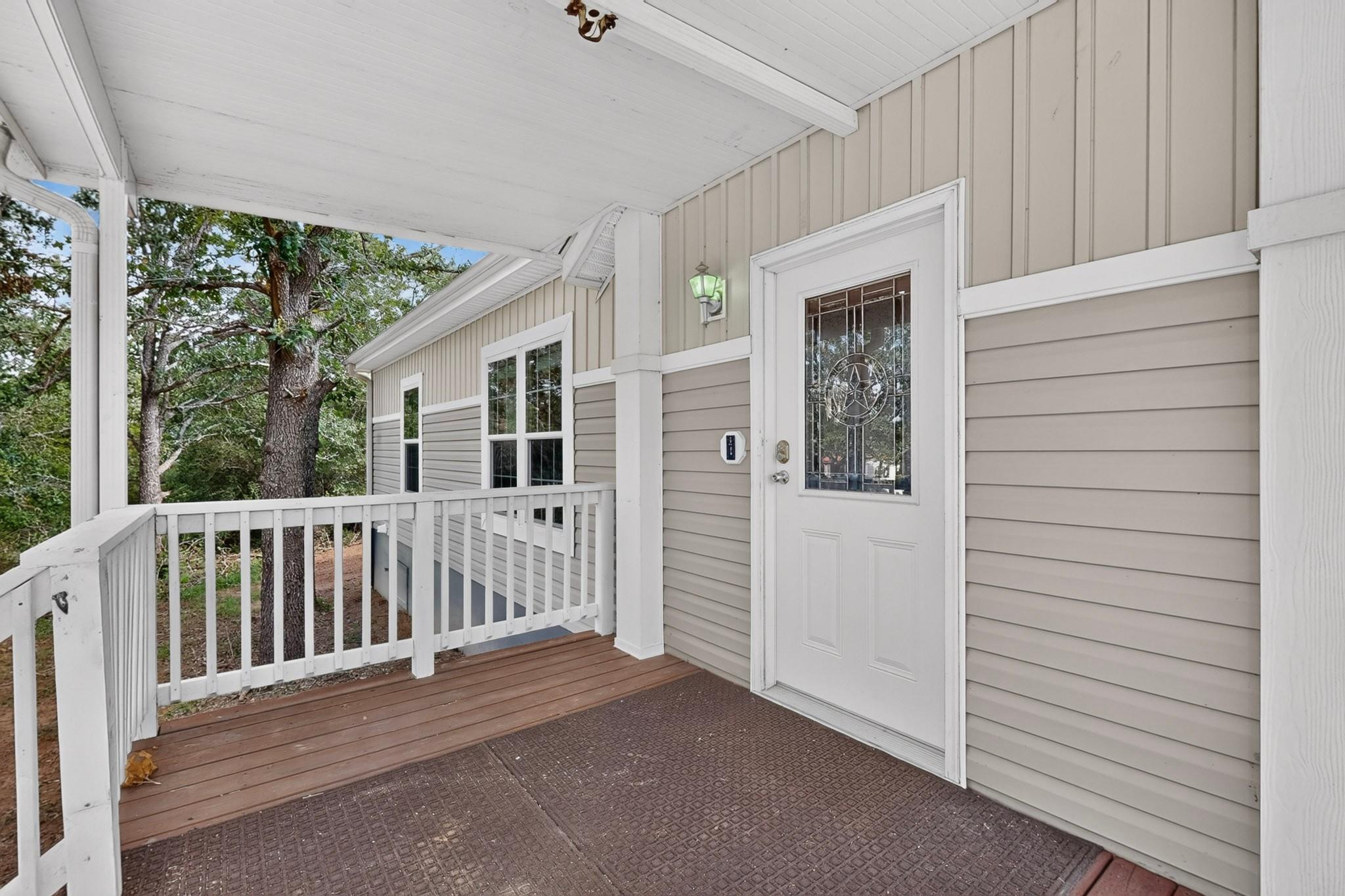 300 Flaming Oak DR, Bastrop, TX 78602 photo 3