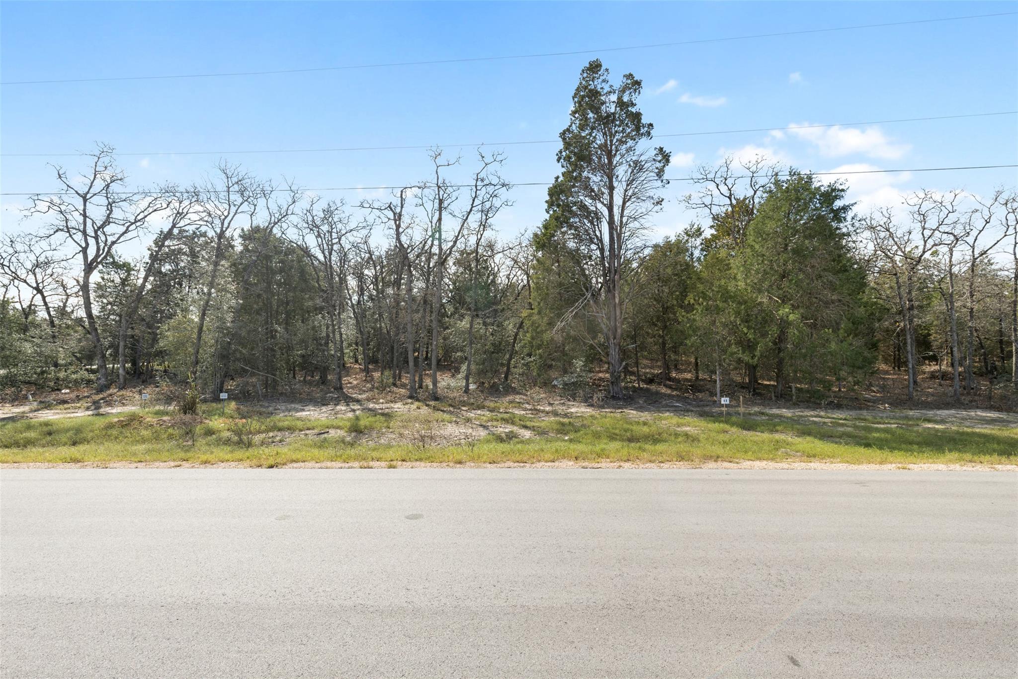 122 Las Cimas DR, Elgin, TX 78621 photo 2