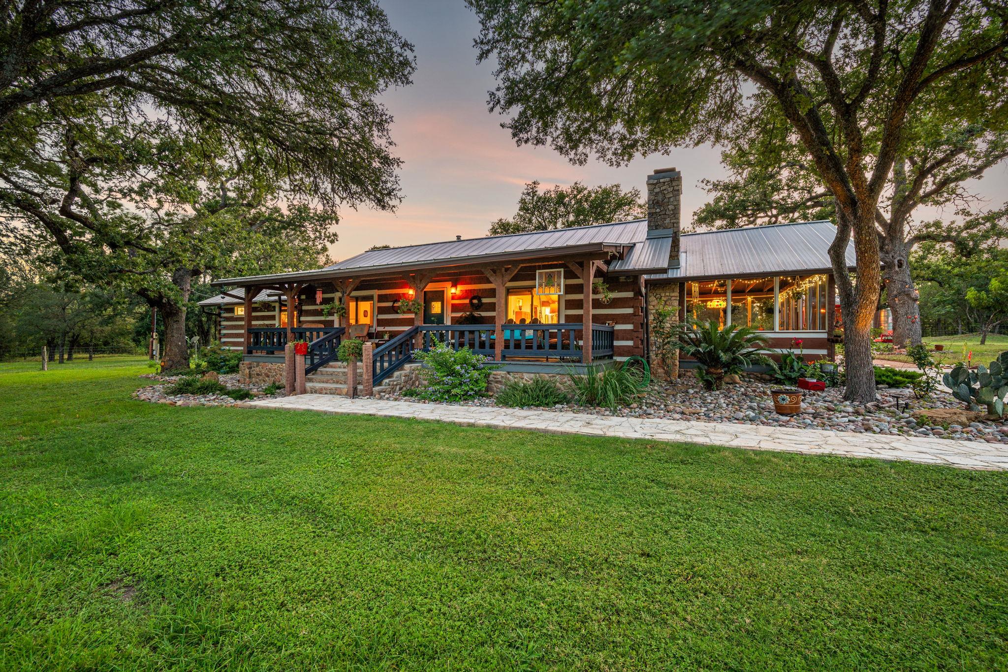 402 Smith RD, Bastrop, TX 78602 photo 5