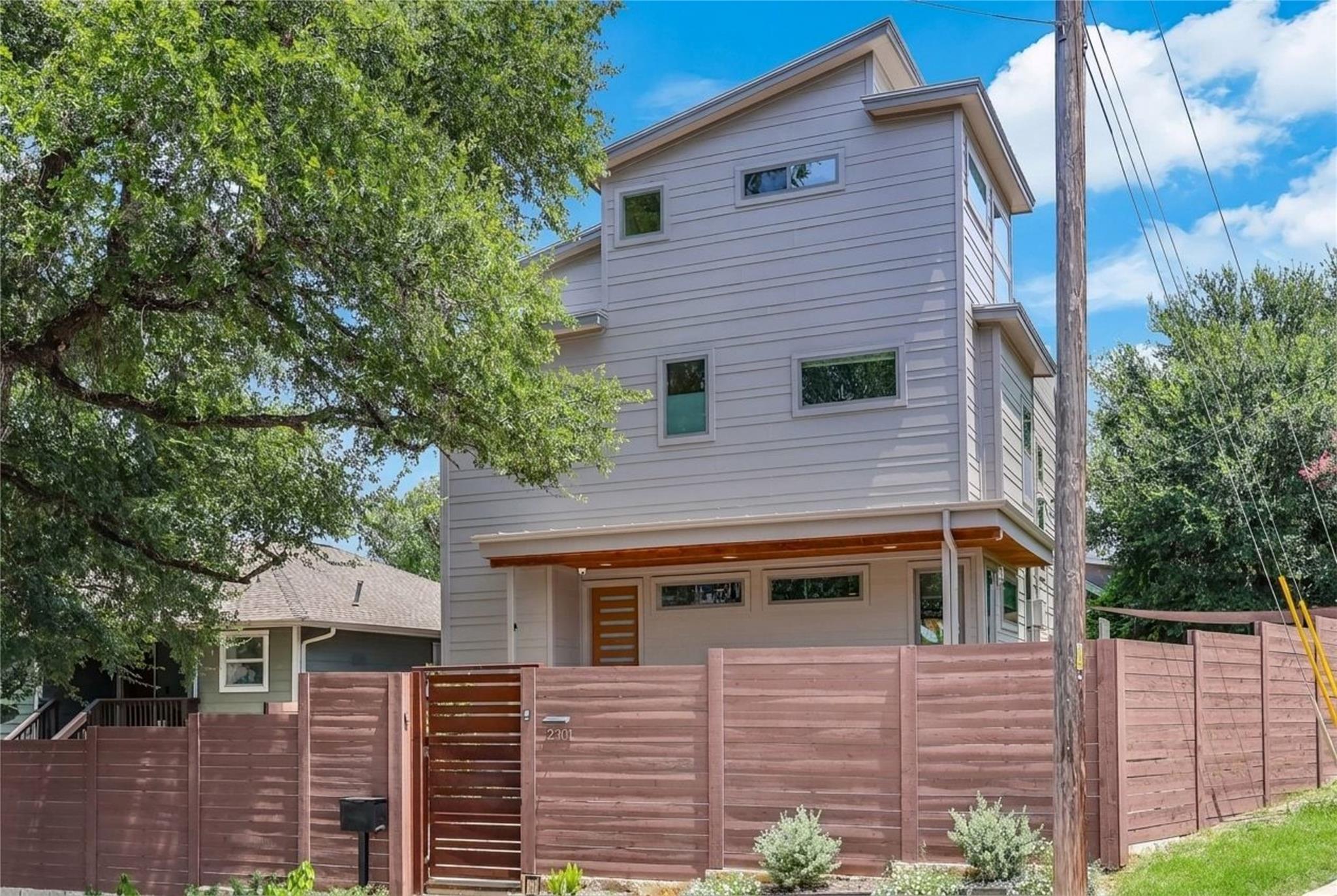 2201 9th ST, Austin, TX 78702 photo 3