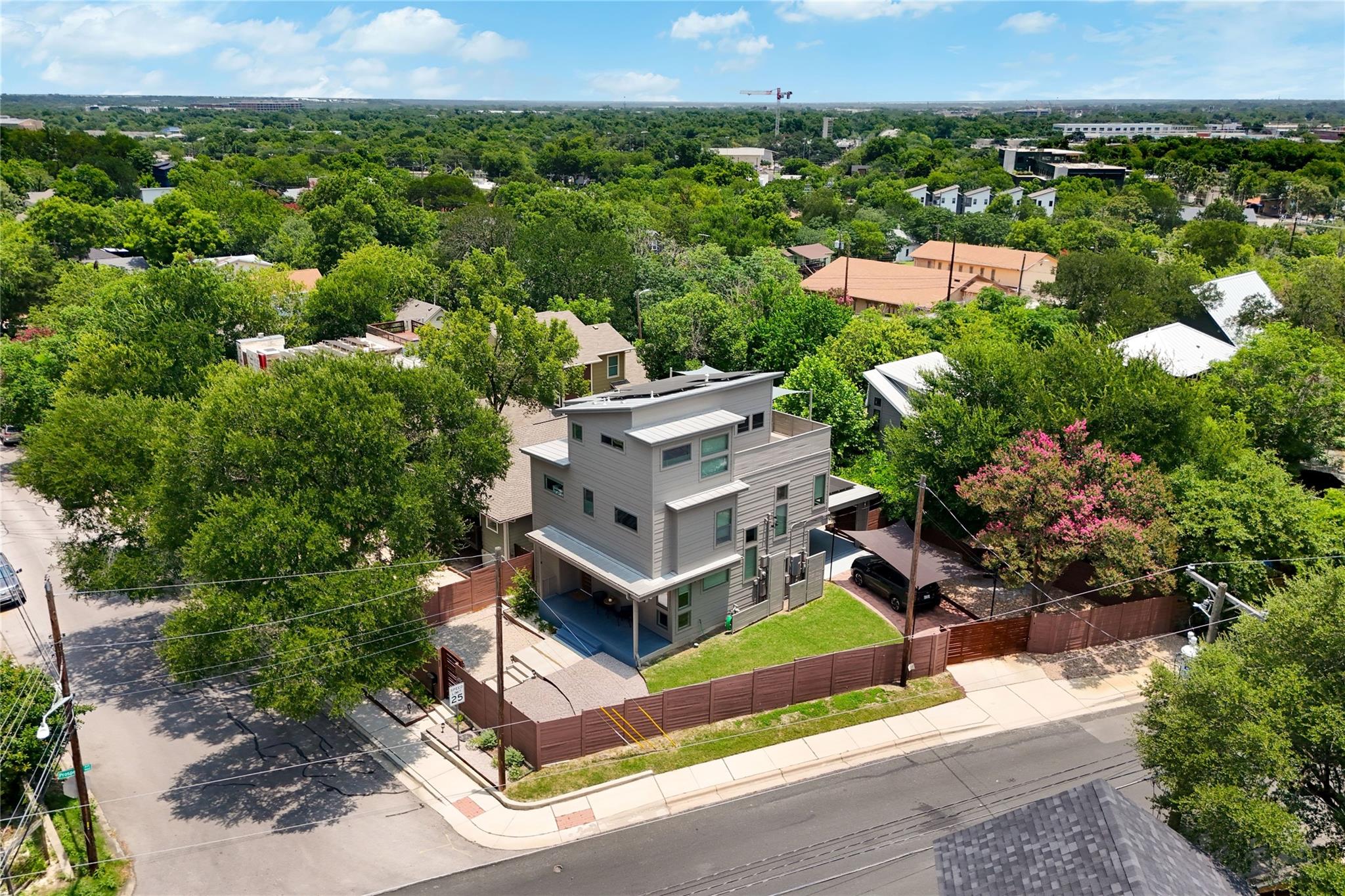 2201 9th ST, Austin, TX 78702 photo 4