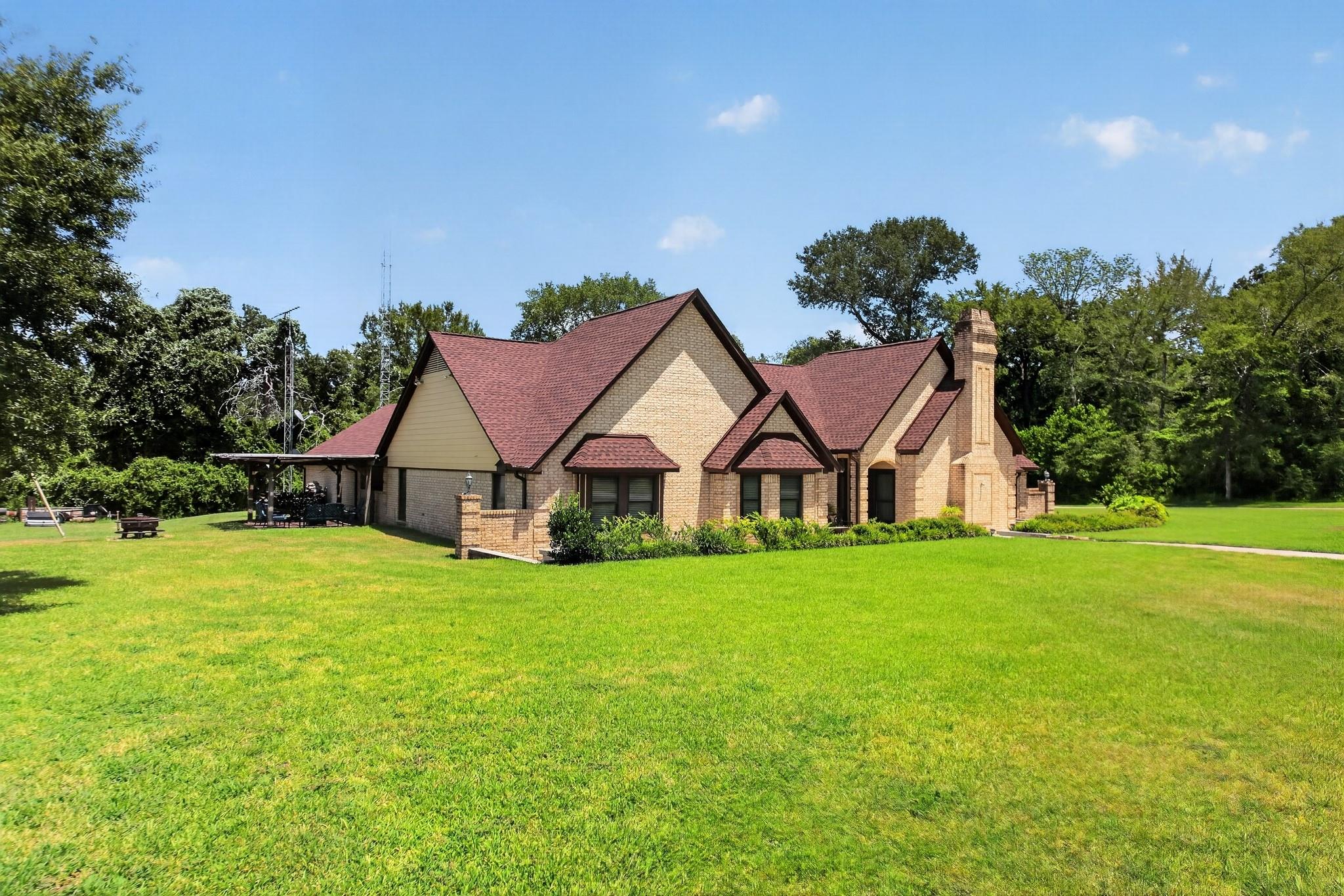 1950 Country Club RD, Brenham, TX 77833 photo 4