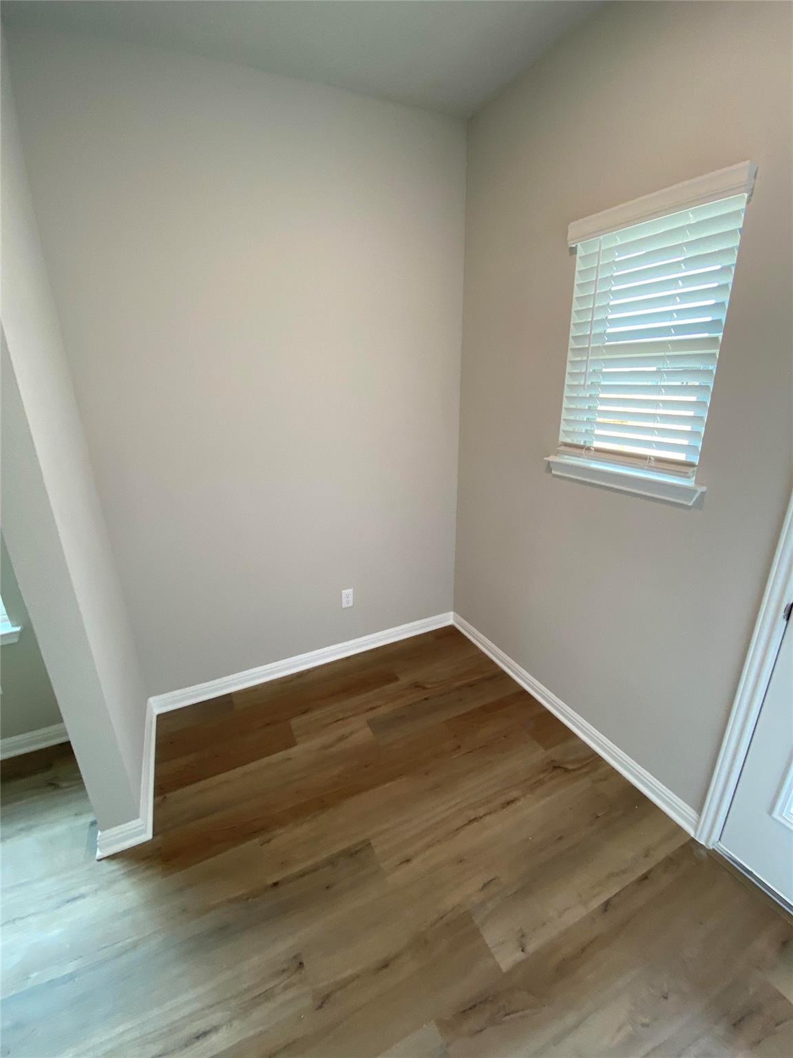 912 Main ST, Hutto, TX 78634 photo 5