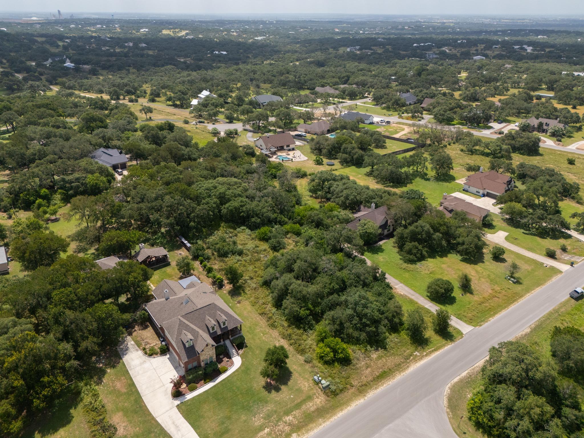411 Brookhollow, New Braunfels, TX 78132 photo 2