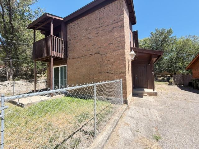 1103 Marlton ST, San Marcos, TX 78666 photo 2