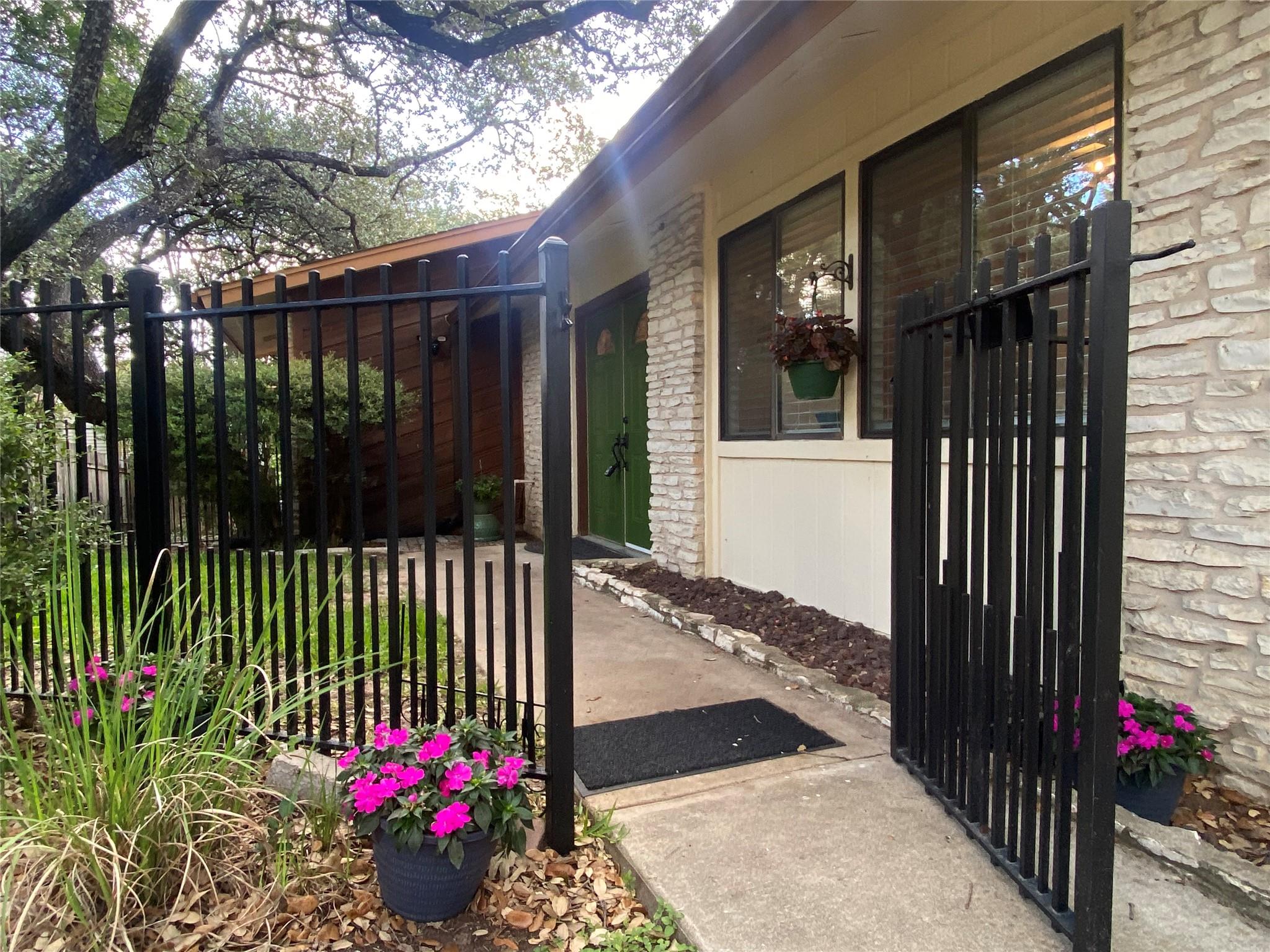 3602 Serena Woods CT, Austin, TX 78759 photo 3