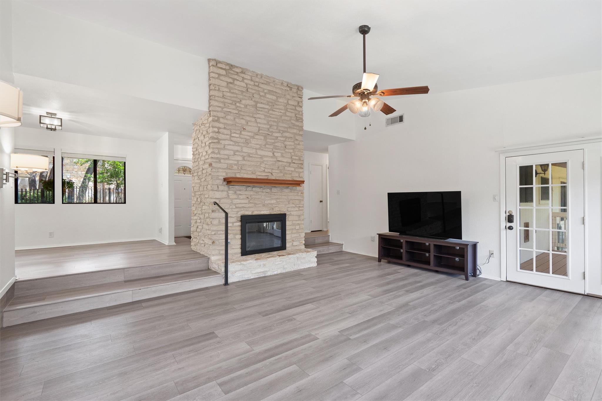 3602 Serena Woods CT, Austin, TX 78759 photo 4